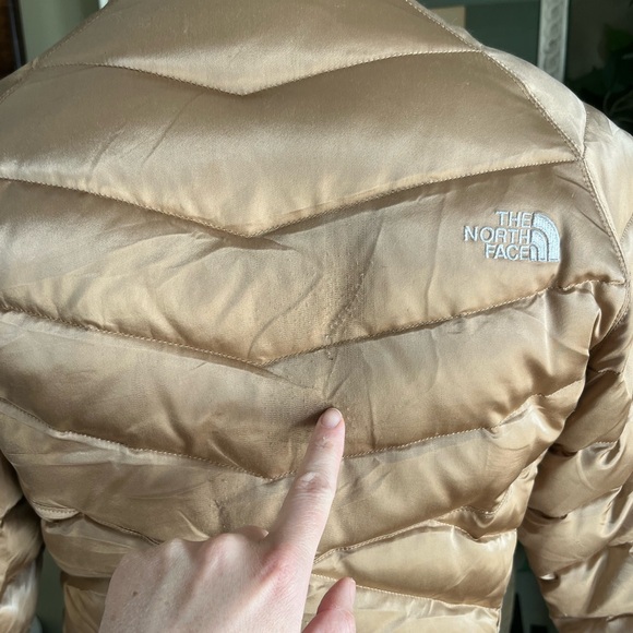 The North Face Women's Gold Puffer Jacket - Picture 9 of 12